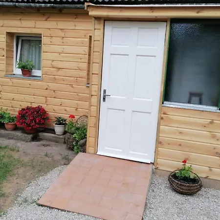 公寓 Jono Trobele *